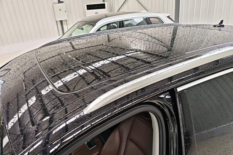 Used Audi Q7 2018 40 TFSI Comfort Model Roof