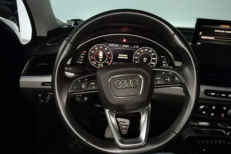 Used Audi Q7 2018 45 TFSI Technology Edition Steering Wheel