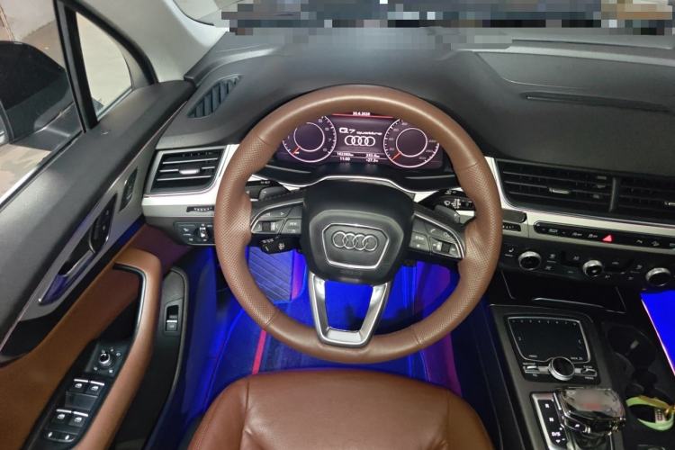 Used Audi Q7 2018 40 TFSI Comfort Model Steering Wheel