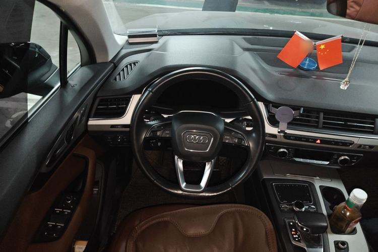 Used Audi Q7 2018 45 TFSI Technology Edition Steering Wheel