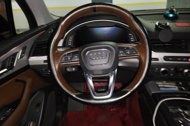Used Audi Q7 2018 45 TFSI Technology Edition Steering Wheel