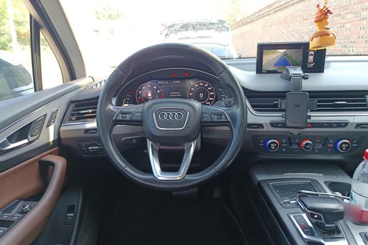 Used Audi Q7 2018 45 TFSI Technology Edition Steering Wheel