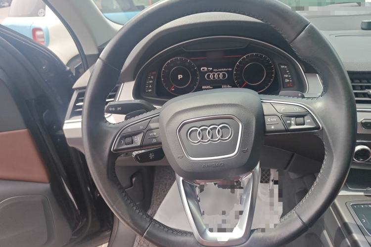 Used Audi Q7 2018 40 TFSI Comfort Model Steering Wheel