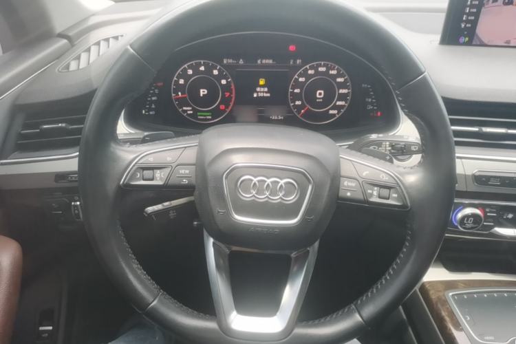Used Audi Q7 2018 45 TFSI Technology Edition Steering Wheel