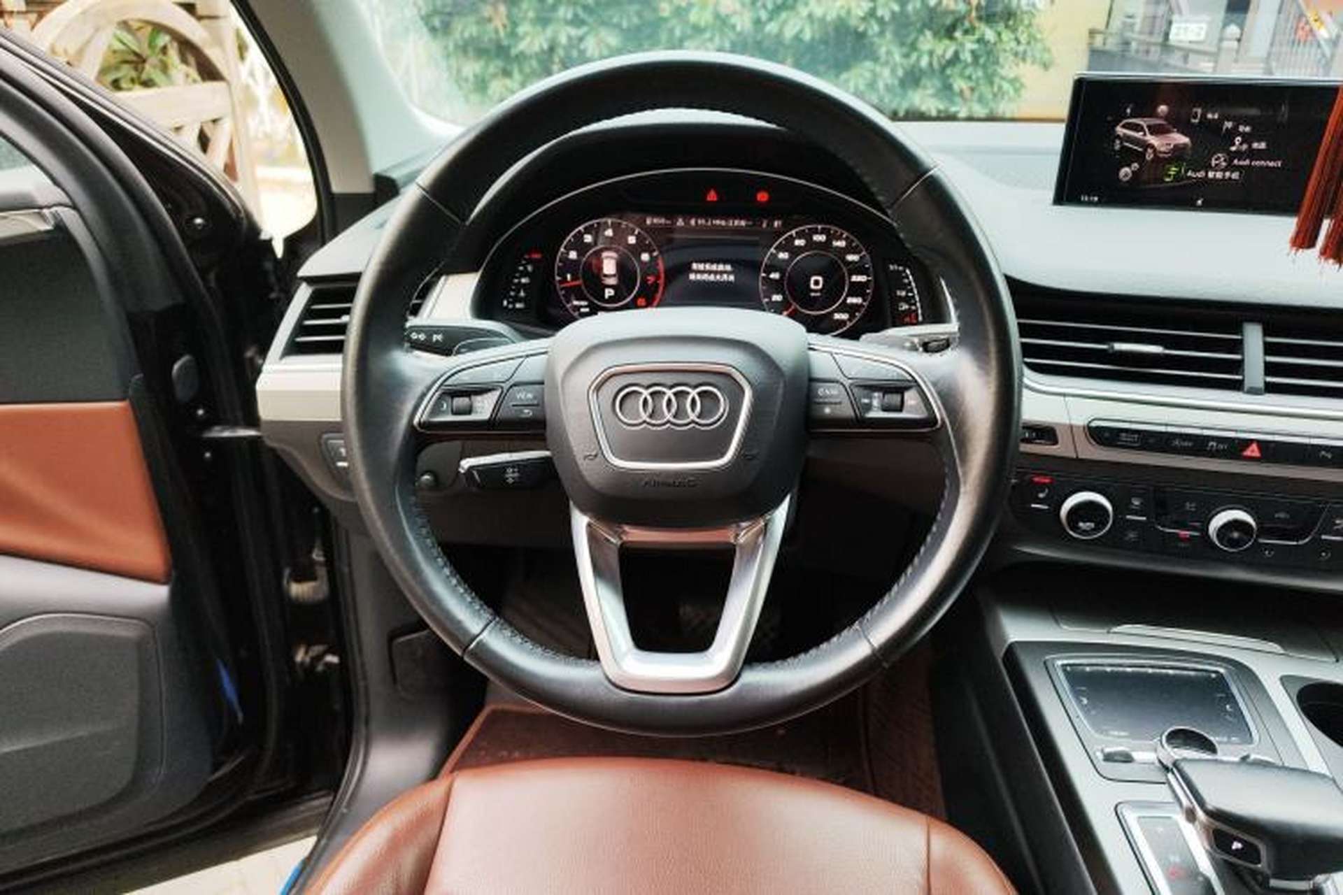 Used Audi Q7 2018 45 TFSI Technology Edition Steering Wheel
