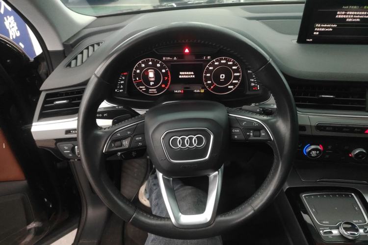Used Audi Q7 2018 45 TFSI Technology Edition Steering Wheel