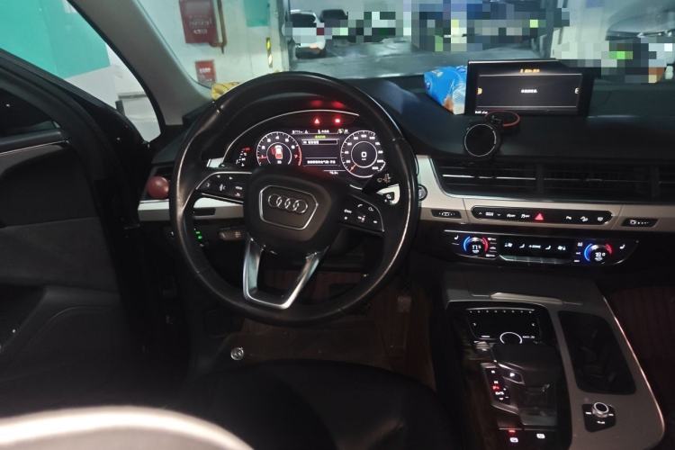 Used Audi Q7 2018 45 TFSI S line Sport Edition Steering Wheel