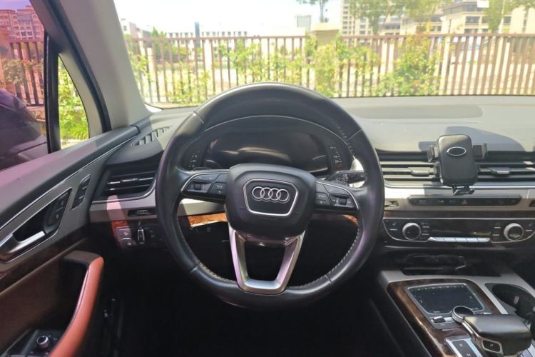 Used Audi Q7 2018 45 TFSI Technology Edition Steering Wheel