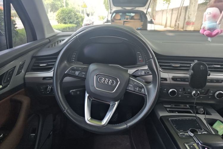 Used Audi Q7 2018 45 TFSI Technology Edition Steering Wheel