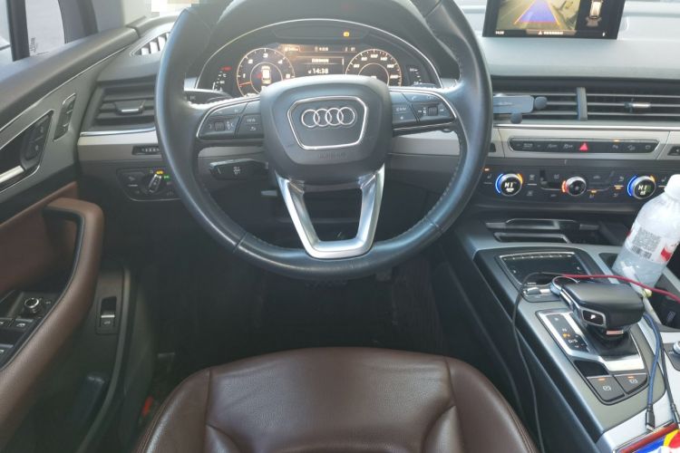 Used Audi Q7 2018 40 TFSI Comfort Model Steering Wheel