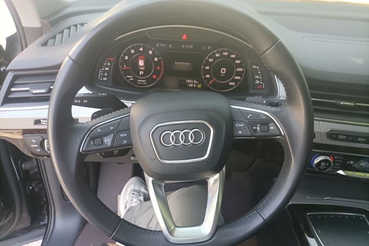 Used Audi Q7 2018 45 TFSI Technology Edition Steering Wheel