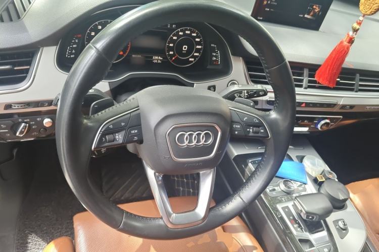 Used Audi Q7 2018 45 TFSI Prestige Edition Steering Wheel