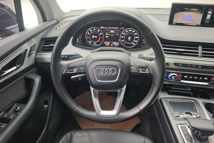 Used Audi Q7 2018 40 TFSI S line Sport Edition Steering Wheel