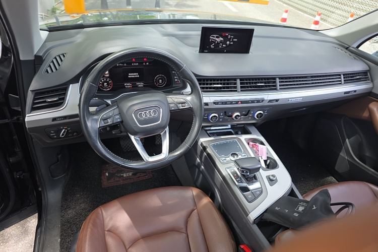 Used Audi Q7 2018 45 TFSI Technology Edition Steering Wheel