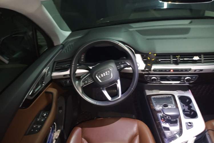 Used Audi Q7  Steering Wheel