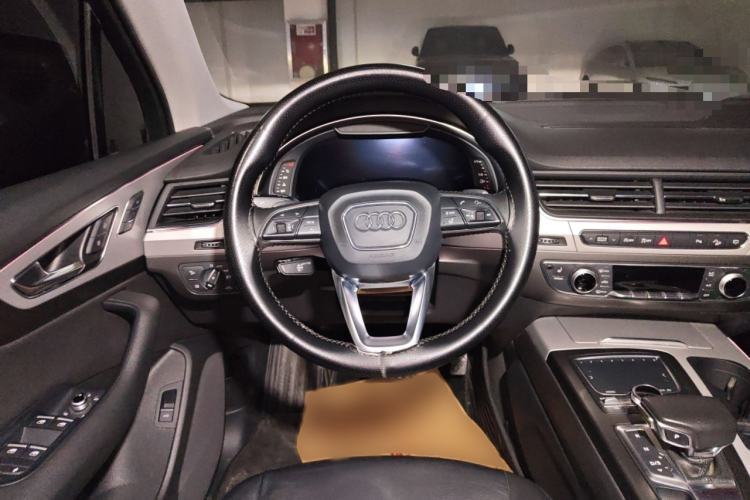 Used Audi Q7 2018 45 TFSI Technology Edition Steering Wheel