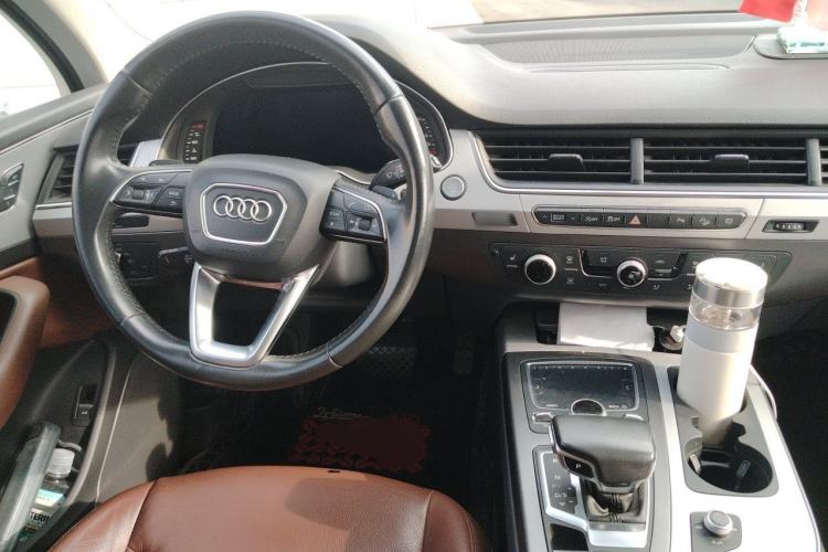 Used Audi Q7 2018 45 TFSI Technology Edition Steering Wheel