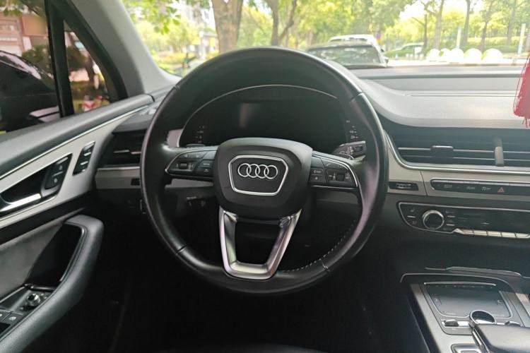 Used Audi Q7 2018 40 TFSI S line Sport Edition Steering Wheel