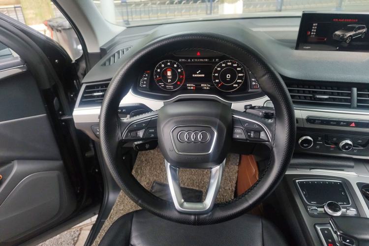 Used Audi Q7 2018 45 TFSI Technology Edition Steering Wheel