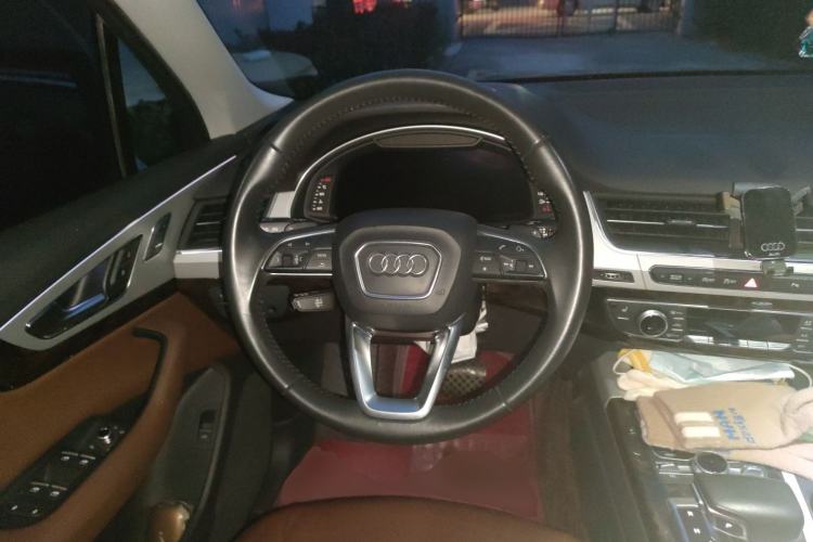 Used Audi Q7 2018 45 TFSI S line Sport Edition Steering Wheel