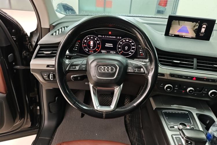 Used Audi Q7 2018 40 TFSI Comfort Model Steering Wheel