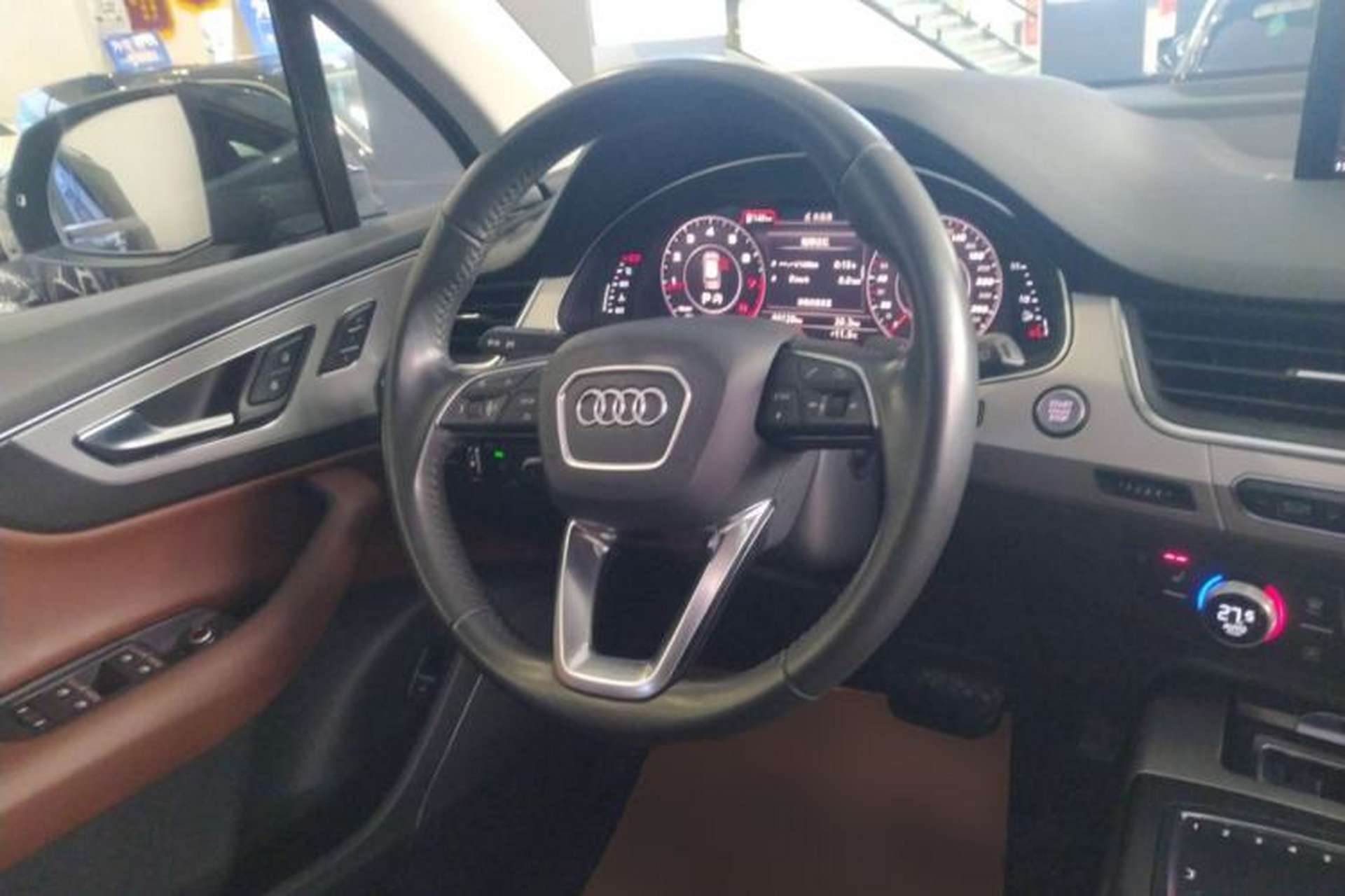 Used Audi Q7 2018 40 TFSI Comfort Model Steering Wheel