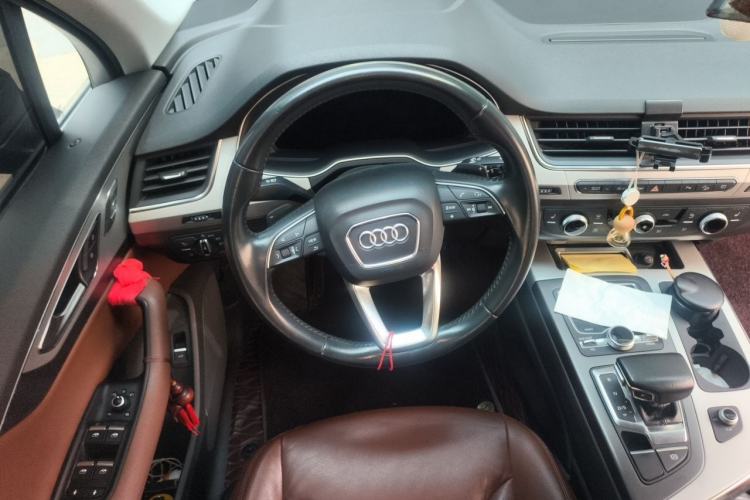 Used Audi Q7 2018 45 TFSI Technology Edition Steering Wheel