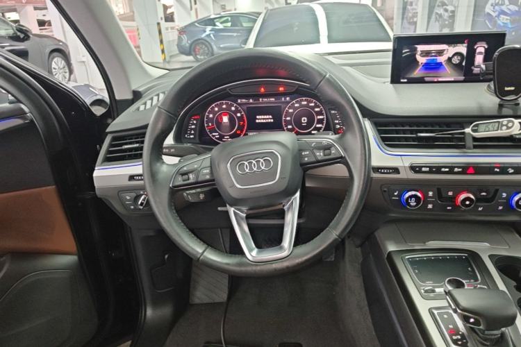Used Audi Q7 2018 45 TFSI Technology Edition Steering Wheel
