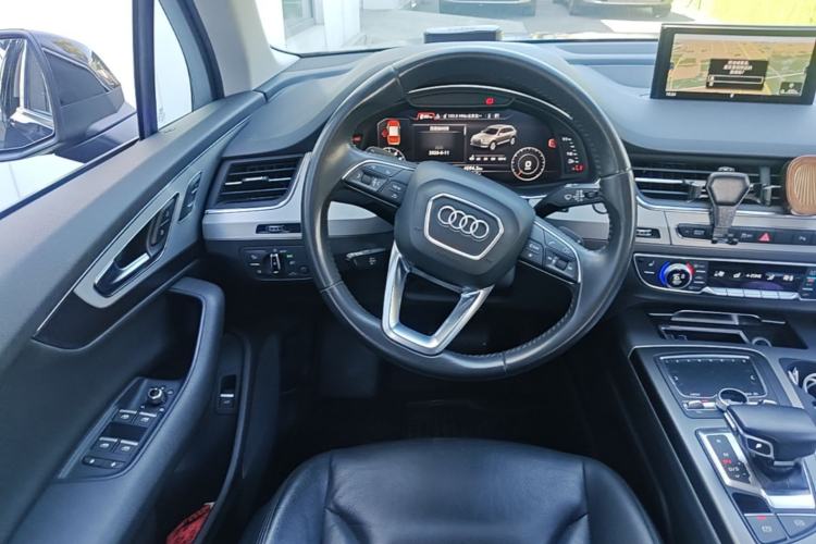 Used Audi Q7 2018 40 TFSI Comfort Model Steering Wheel
