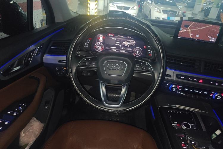 Used Audi Q7 2018 40 TFSI Comfort Model Steering Wheel