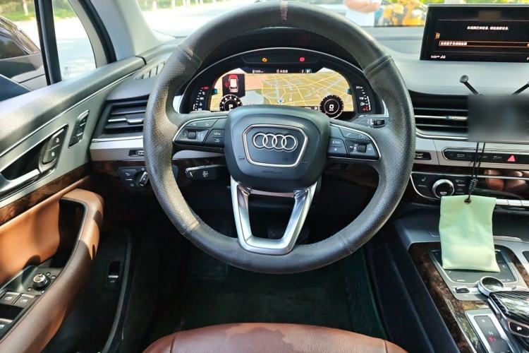 Used Audi Q7 2018 45 TFSI S line Sport Edition Steering Wheel