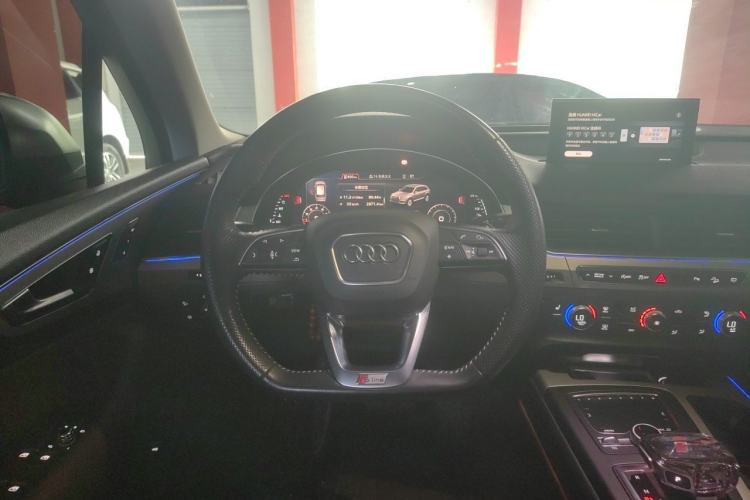 Used Audi Q7 2018 45 TFSI Technology Edition Steering Wheel