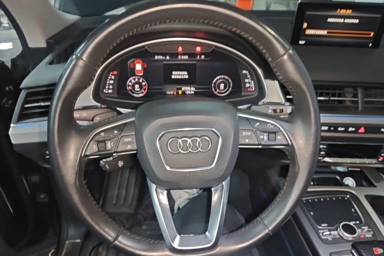 Used Audi Q7 2018 40 TFSI Comfort Model Steering Wheel