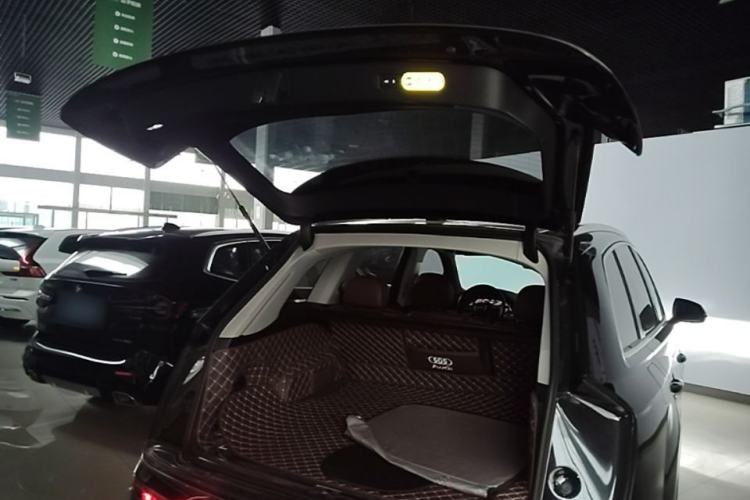 Used Audi Q7 2018 45 TFSI Technology Edition Trunk