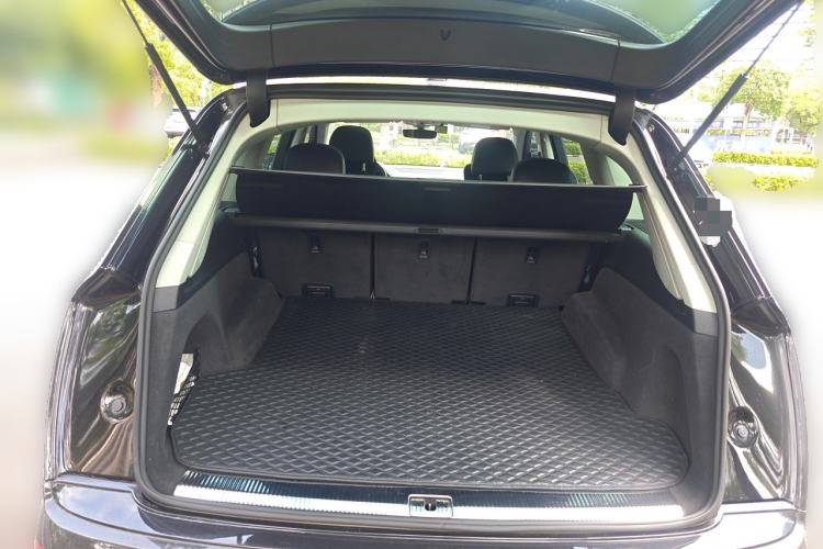 Used Audi Q7 2018 40 TFSI Comfort Model Trunk