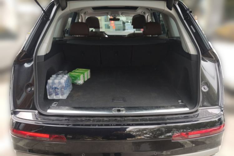 Used Audi Q7 2018 40 TFSI Comfort Model Trunk
