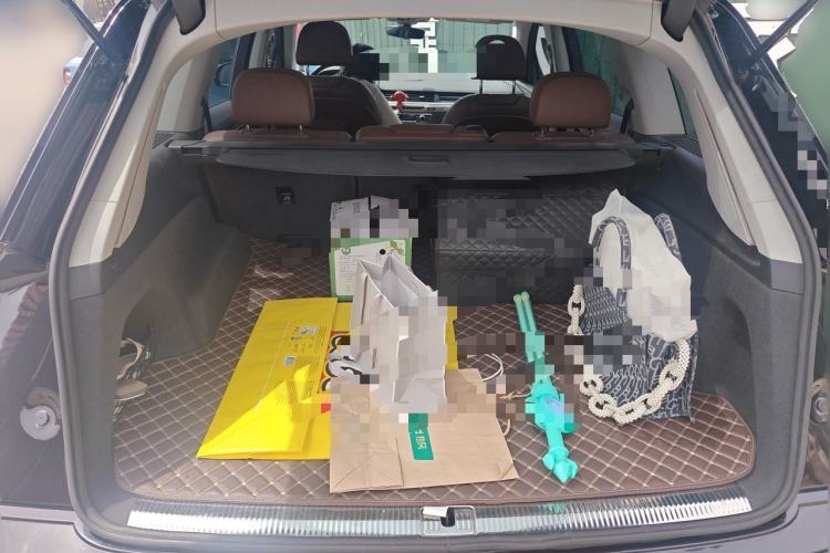 Used Audi Q7 2018 40 TFSI Comfort Model Trunk