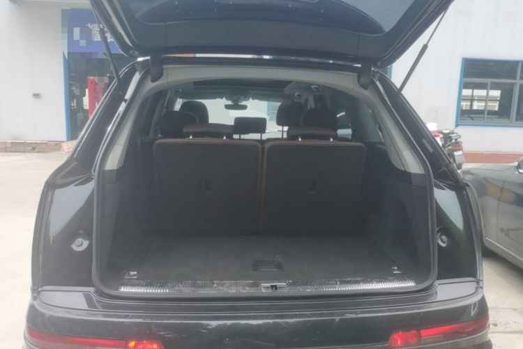 Used Audi Q7 2018 45 TFSI Technology Edition Trunk