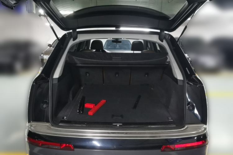 Used Audi Q7 2018 45 TFSI Technology Edition Trunk