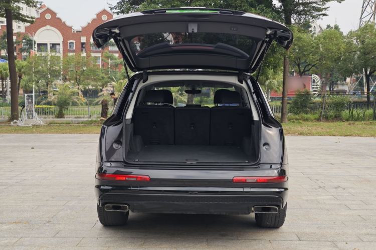 Used Audi Q7 2018 40 TFSI S line Sport Edition Trunk