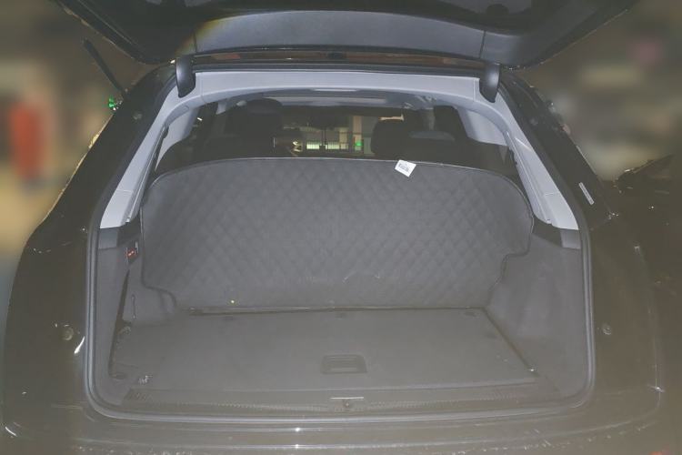 Used Audi Q7 2018 40 TFSI Comfort Model Trunk