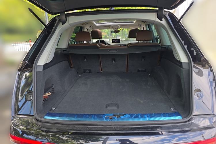 Used Audi Q7 2018 45 TFSI Technology Edition Trunk