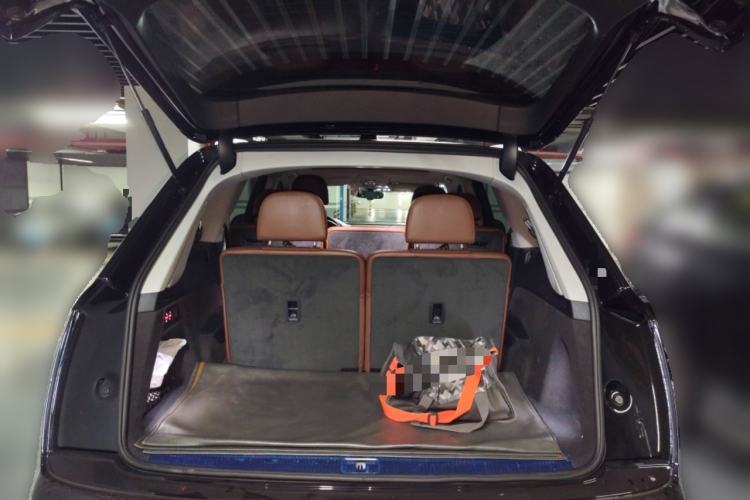 Used Audi Q7 2018 40 TFSI Comfort Model Trunk