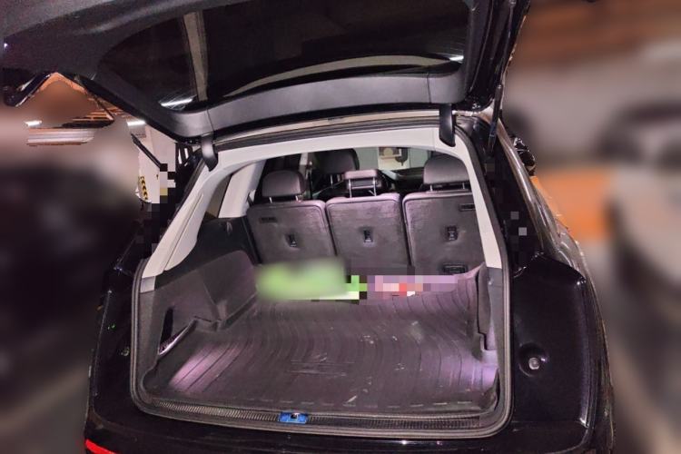Used Audi Q7 2018 45 TFSI Technology Edition Trunk