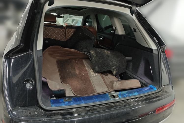 Used Audi Q7 2018 45 TFSI Technology Edition Trunk
