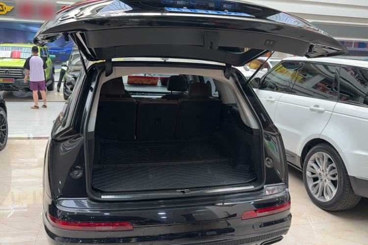 Used Audi Q7 2018 45 TFSI S line Sport Edition Trunk