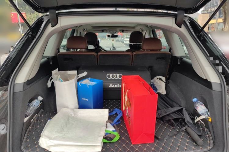 Used Audi Q7 2018 40 TFSI Comfort Model Trunk