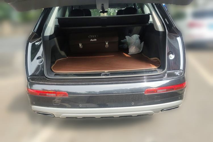 Used Audi Q7 2018 45 TFSI Technology Edition Trunk