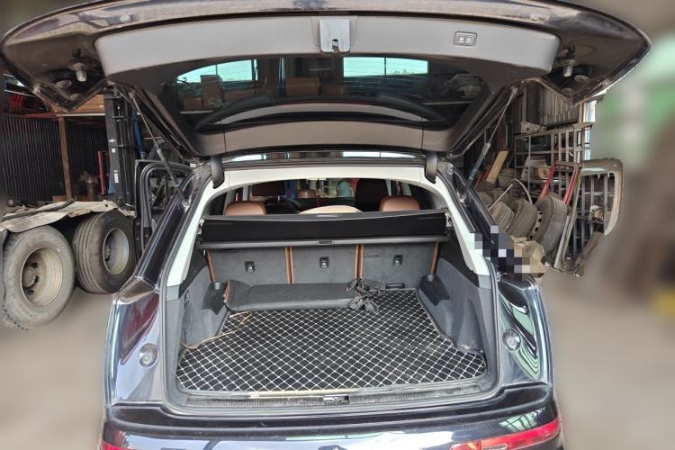 Used Audi Q7 2018 40 TFSI Comfort Model Trunk