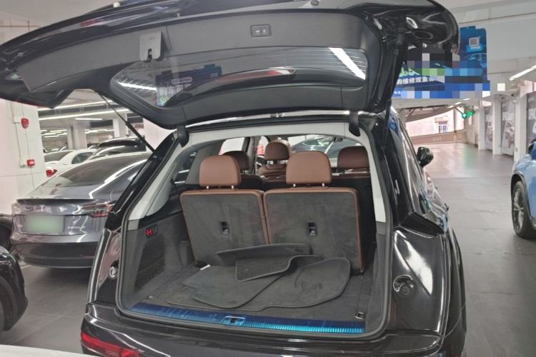 Used Audi Q7 2018 45 TFSI Technology Edition Trunk